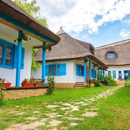 5 Chirpici - Small Traditional Resort Murighiol Exterior photo